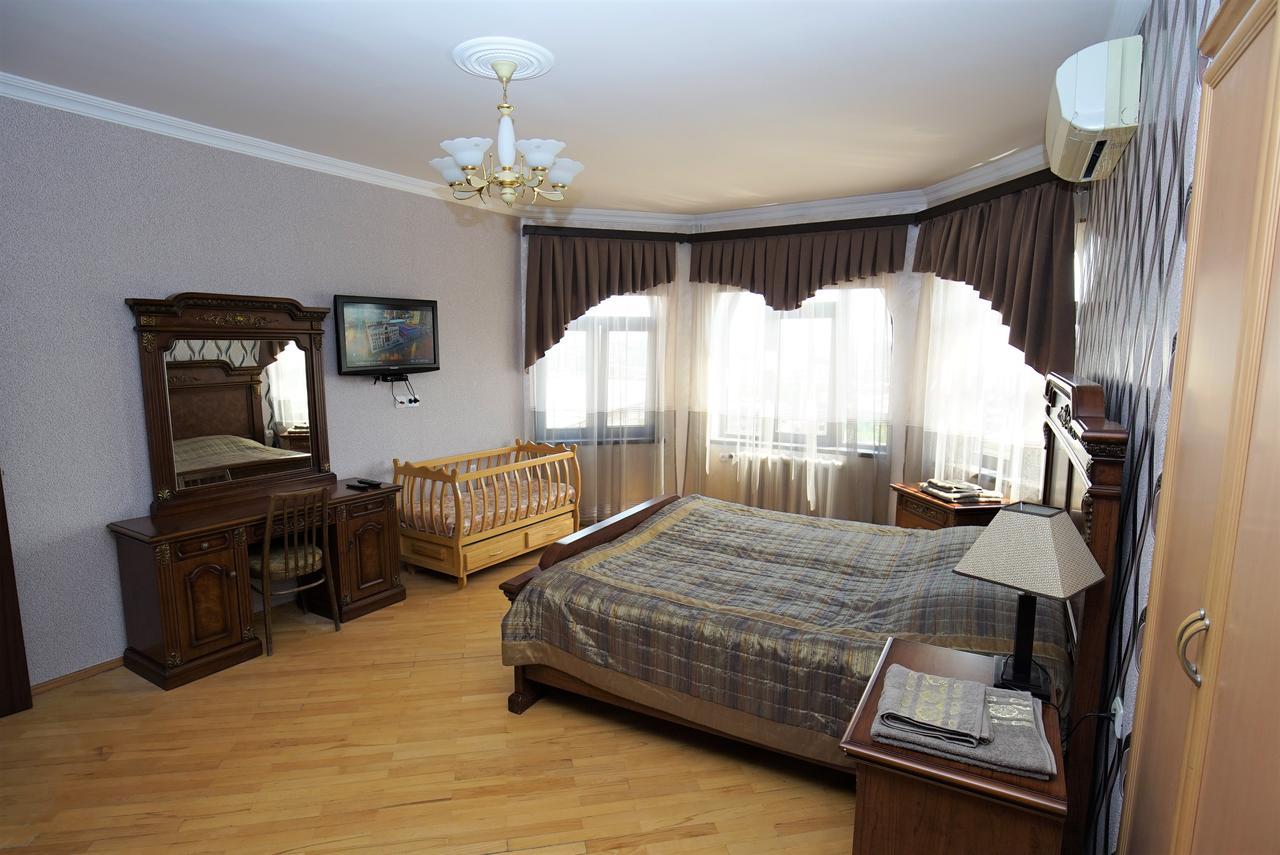 Nice House In The Heart Of The City 耶烈万 外观 照片