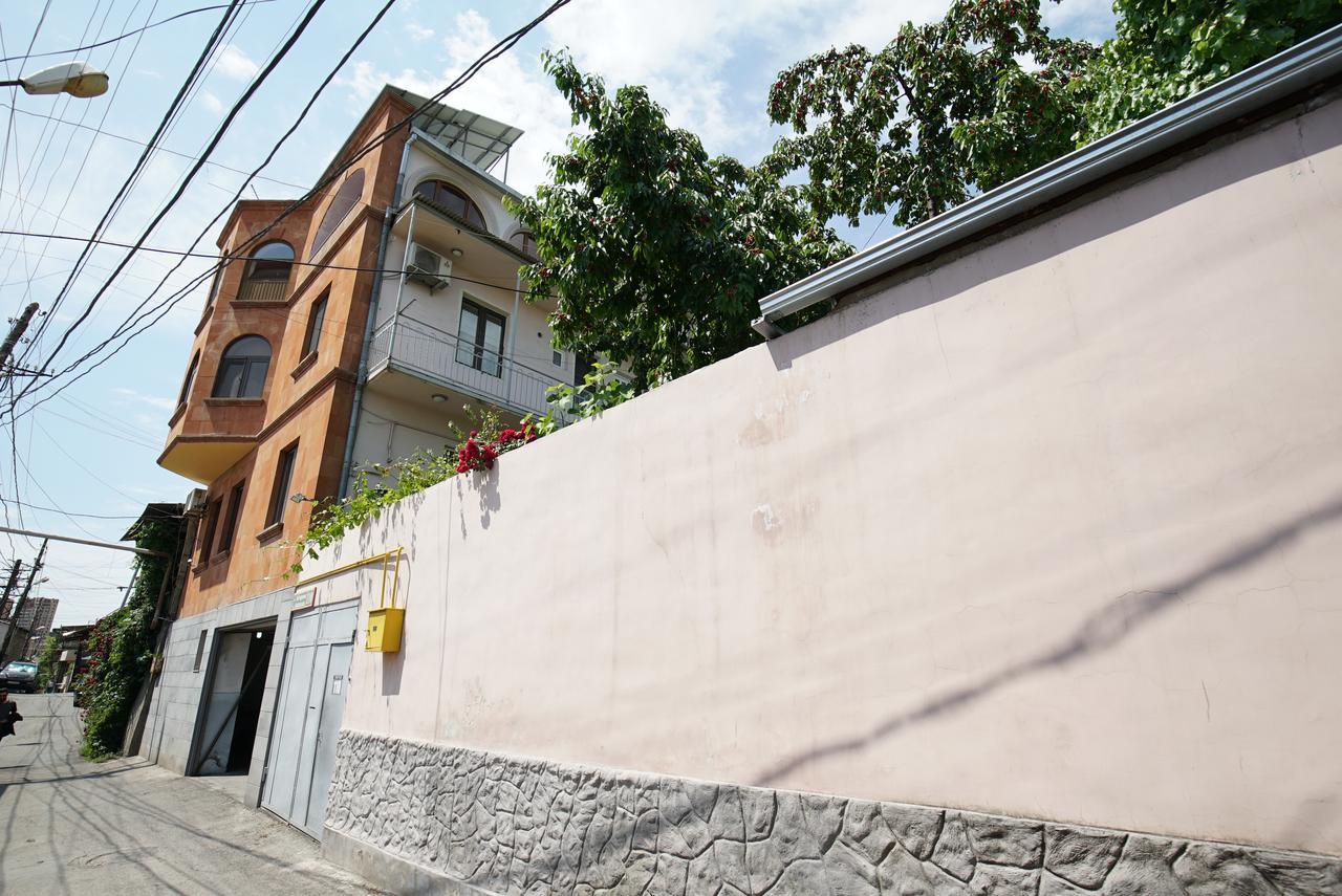Nice House In The Heart Of The City 耶烈万 外观 照片